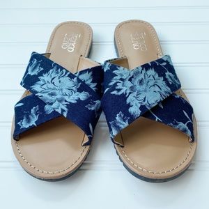 Franco Sarto sandals/slides